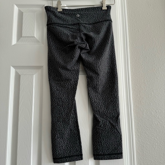 Lululemon Black/Gray Leggings - Picture 2 of 4